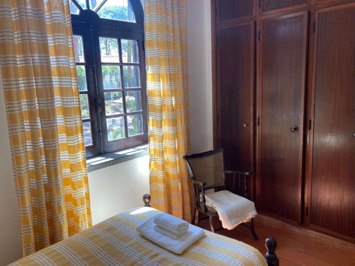 Moradia no Pinhal com Piscina - Espaço e Privacidade para as suas Férias! Sintra Esterno foto